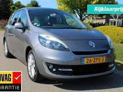 Grijs, metallic lak Gebruikt 2013 Renault Grand Scénic III Collection MPV | € 7.850 (Iets duurder)