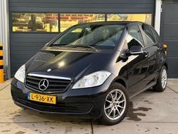 Zwart (metallic) Gebruikt 2010 Mercedes A160 Edition 1 MPV | € 2.499 (Goede deal)