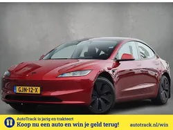 Rood Gebruikt 2024 Tesla Model 3 RWD Sedan | € 34.950 (Eerlijke prijs)