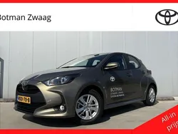 Groen, metallic lak Nieuw 2025 Toyota Yaris Active Hatchback | € 28.345 (Duur)