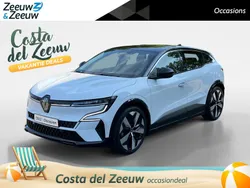 Ijswit met dak in sterzwart xu Gebruikt 2023 Renault Mégane Techno Hatchback | € 27.890 (Goede deal)
