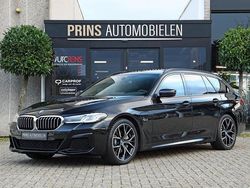 Zwart Gebruikt 2023 BMW 530e Executive Stationwagen | € 39.950 (Eerlijke prijs)