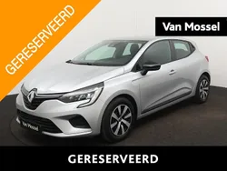 Grijs Gebruikt 2022 Renault Clio V Equilibre Hatchback | € 14.725 (Goede deal)