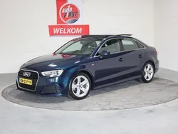 Blauw, metallic lak Gebruikt 2016 Audi A3 Sport Sedan | € 14.950 (Eerlijke prijs)