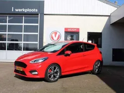 Rood Gebruikt 2018 Ford Fiesta ST-Line Hatchback | € 10.250 (Goede deal)