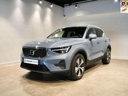 Grijs Gebruikt 2022 Volvo XC40 Core SUV | € 32.995 (Eerlijke prijs)