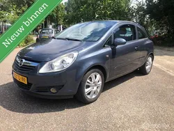 Grijs Gebruikt 2006 Opel Corsa Enjoy Hatchback | € 2.290 (Eerlijke prijs)