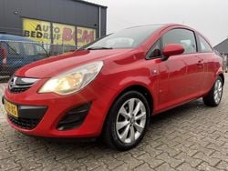 Rood Gebruikt 2013 Opel Corsa Selection Hatchback | € 1.999 (Super prijs)