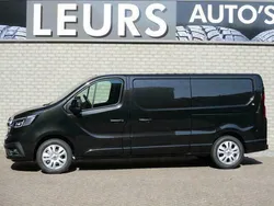Zwart Gebruikt 2022 Renault Trafic Van | € 32.350