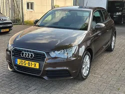 Bruin Gebruikt 2012 Audi A1 Ambition Hatchback | € 5.950 (Eerlijke prijs)