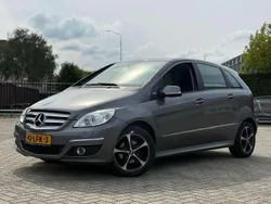 Grijs Gebruikt 2010 Mercedes B180 MPV | € 4.999 (Goede deal)