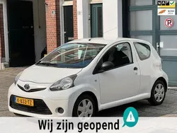 Wit Gebruikt 2013 Toyota Aygo Hatchback | € 2.750 (Super prijs)