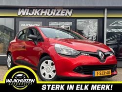 Rood Gebruikt 2013 Renault Clio IV Authentique Hatchback | € 6.950 (Eerlijke prijs)