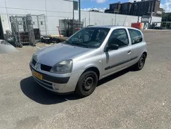 Grijs Gebruikt 2005 Renault Clio II Hatchback | € 1.150 (Eerlijke prijs)