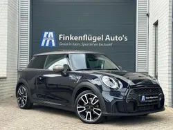 Zwart Gebruikt 2022 Mini John Cooper Works Hatchback | € 28.900 (Eerlijke prijs)