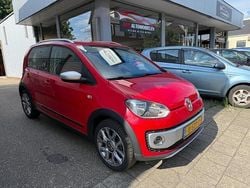 Rood Gebruikt 2014 VW cross up! Hatchback | € 4.999 (Eerlijke prijs)