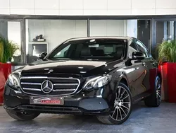 Zwart, metallic lak Gebruikt 2017 Mercedes E220 AMG Sedan | € 26.950 (Duur)