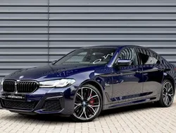 Blauw Gebruikt 2022 BMW 545e M Sport Sedan | € 53.800 (Eerlijke prijs)