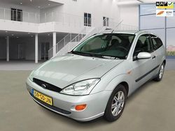 Grijs Gebruikt 2000 Ford Focus Trend Hatchback | € 1.200 (Iets duurder)