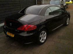 Zwart Gebruikt 2004 Peugeot 307 CC S Cabriolet | € 3.849 (Eerlijke prijs)