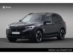 M carbonschwarz metallic (donker zwart metallic) Gebruikt 2021 BMW iX3 Comfort Edition SUV | € 37.880 (Eerlijke prijs)