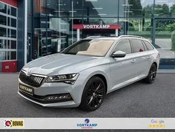 Grijs Gebruikt 2022 Skoda Superb LAURIN & KLEMENT Stationwagen | € 26.700 (Eerlijke prijs)