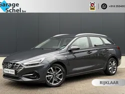 Grijs Gebruikt 2024 Hyundai i30 Premium Stationwagen | € 24.950 (Goede deal)