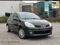 Zwart Gebruikt 2008 Renault Clio II Hatchback | € 1.850 (Eerlijke prijs)