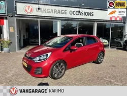 Rood Gebruikt 2015 Kia Rio Hatchback | € 10.950 (Duur)
