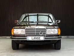 Bruin480 manganbraun metallic Gebruikt 1983 Mercedes 230 Coupé | € 44.980