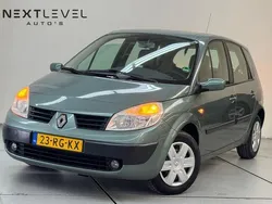 Groen, metallic lak Gebruikt 2005 Renault Scénic II Expression MPV | € 1.899 (Eerlijke prijs)