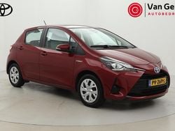 Rood Gebruikt 2017 Toyota Yaris Hybrid Hatchback | € 15.499 (Eerlijke prijs)