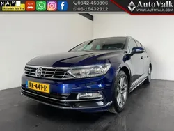 Blauw Gebruikt 2017 VW Passat Highline Stationwagen | € 14.949 (Eerlijke prijs)