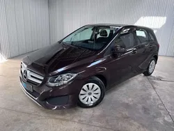 Bruin Gebruikt 2018 Mercedes B160 MPV | € 12.990
