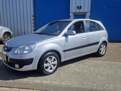 Grijs Gebruikt 2009 Kia Rio Hatchback | € 3.650 (Eerlijke prijs)