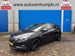 Zwart Gebruikt 2016 Opel Astra Innovation Hatchback | € 8.950 (Eerlijke prijs)