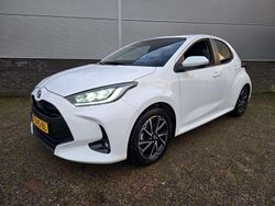 Wit Gebruikt 2023 Toyota Yaris Hybrid Limited Hatchback | € 21.980 (Eerlijke prijs)