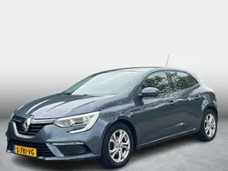 Grijs Gebruikt 2023 Renault Mégane IV Life Hatchback | € 7.900