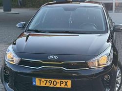 Zwart Gebruikt 2017 Kia Rio Hatchback | € 7.949 (Eerlijke prijs)