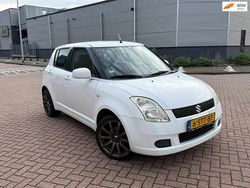 Wit Gebruikt 2006 Suzuki Swift Hatchback | € 2.950 (Eerlijke prijs)