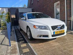 Wit Gebruikt 2011 Volvo V70 R-Design Stationwagen | € 8.000 (Eerlijke prijs)