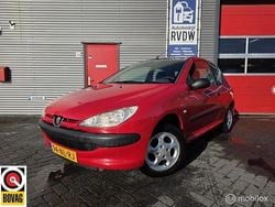 Rood Gebruikt 2003 Peugeot 206 Hatchback | € 1.150 (Eerlijke prijs)