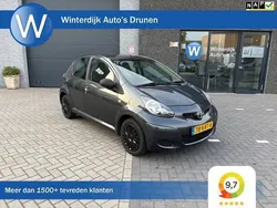 Grijs, metallic lak Gebruikt 2010 Toyota Aygo Hatchback | € 3.250 (Eerlijke prijs)