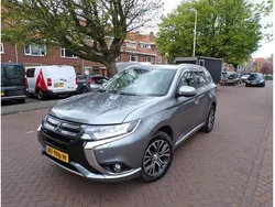 Grijs, metallic lak Gebruikt 2015 Mitsubishi Outlander Edition SUV | € 14.844 (Eerlijke prijs)