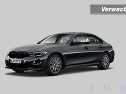 Grijs Gebruikt 2020 BMW 330 M Sport Sedan | € 29.750 (Eerlijke prijs)