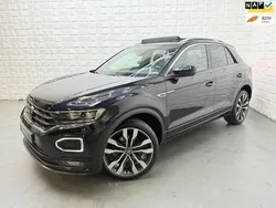 Zwart Gebruikt 2021 VW T-Roc R-line SUV | € 31.849 (Eerlijke prijs)