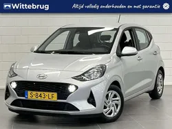Grijs metallic Gebruikt 2023 Hyundai i10 Comfort Hatchback | € 14.925 (Eerlijke prijs)