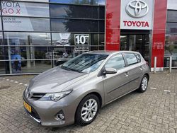 Bruin Gebruikt 2014 Toyota Auris Hatchback | € 10.950 (Iets duurder)