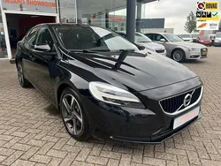 Zwart Gebruikt 2016 Volvo V40 Stationwagen | € 13.940 (Eerlijke prijs)