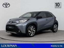 Grijs Gebruikt 2024 Toyota Aygo Premium Hatchback | € 23.900 (Iets duurder)